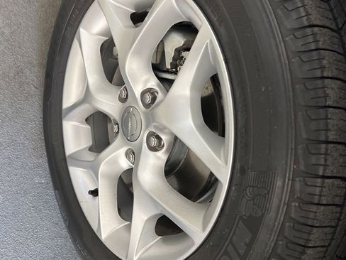 Used 2017 Chrysler Pacifica Touring Plus w/ Tire & Wheel Group image 35