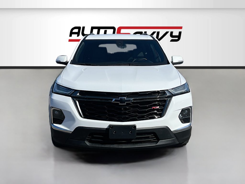 Used 2023 Chevrolet Traverse RS FWD image 2