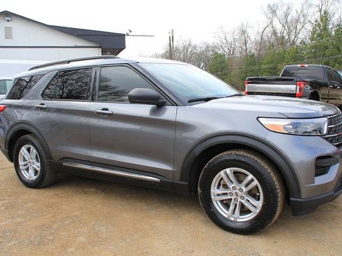 Used 2022 Ford Explorer XLT w/ Class IV Trailer Tow Package image 10