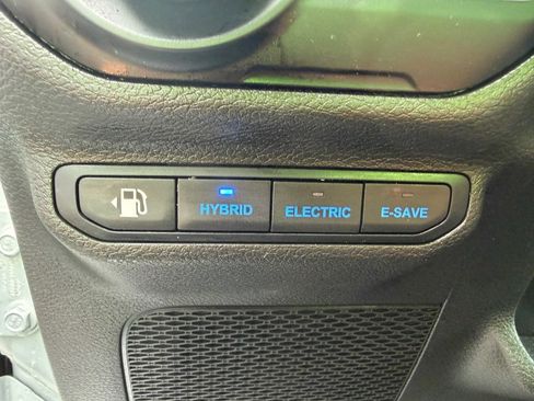 Used 2023 Jeep Wrangler Sahara w/ Cold Weather Group image 17