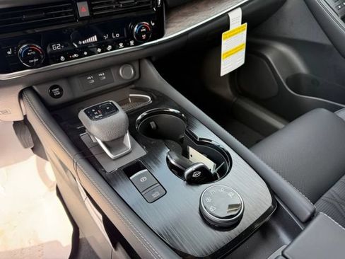 New 2026 Nissan Rogue Platinum AWD/4WD image 14