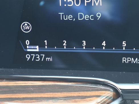 Used 2024 Cadillac Escalade Premium Luxury w/ Performance Package image 26