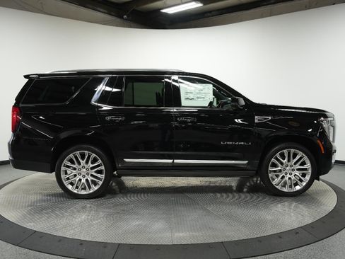 New 2026 GMC Yukon Denali w/ Denali Reserve Package AWD/4WD image 11