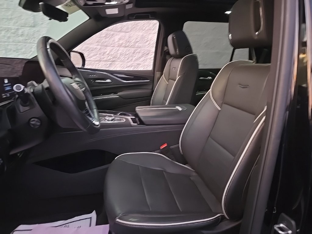 Certified 2024 Cadillac Escalade Sport w/ LPO, ONYX Package AWD/4WD image 20