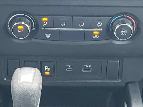 Certified 2025 Nissan Frontier S RWD image 4