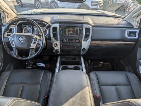 Used 2019 Nissan Titan SL w/ Texas Titan Edition image 19