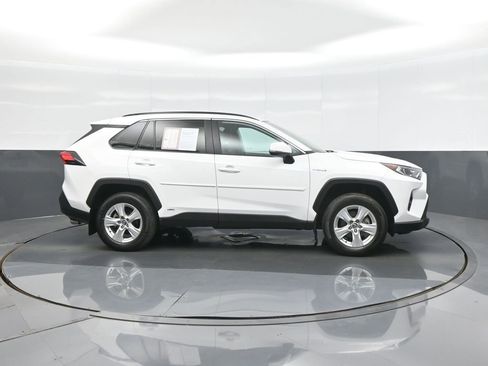 Used 2020 Toyota RAV4 XLE w/ Convenience Package AWD/4WD image 8