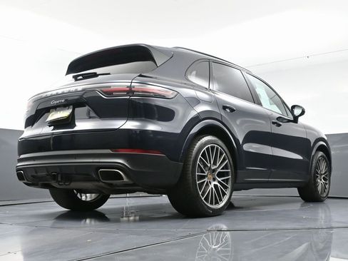 Used 2023 Porsche Cayenne Platinum Edition image 60