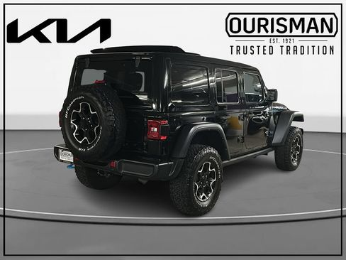 Used 2022 Jeep Wrangler Unlimited Rubicon 4xe w/ Cold Weather Group AWD/4WD image 4