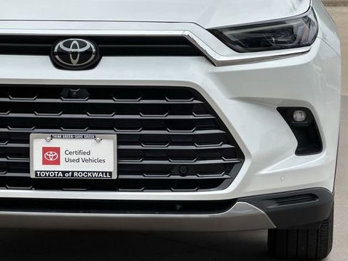 Used 2024 Toyota Grand Highlander AWD image 8