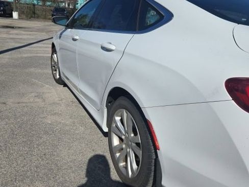 Used 2015 Chrysler 200 Limited w/ Convenience Group image 6