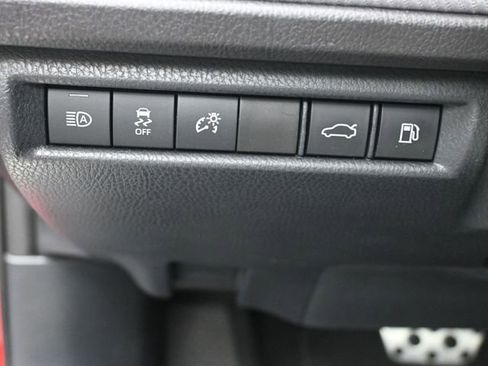 Used 2025 Toyota Camry SE w/ Convenience Package image 21