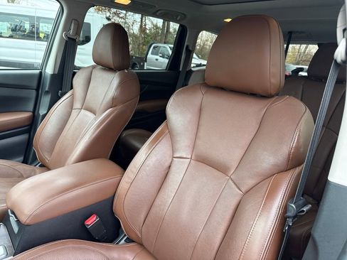 Used 2019 Subaru Ascent Touring w/ Popular Package #3 image 10