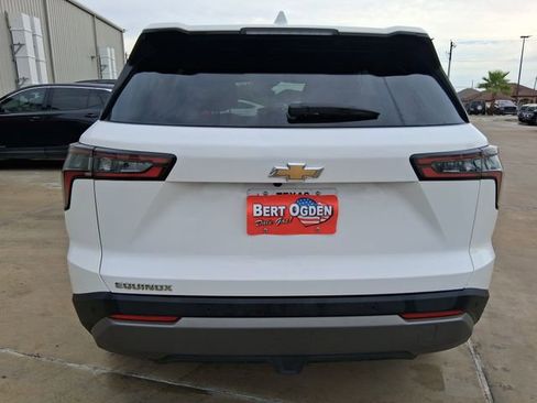 Used 2026 Chevrolet Equinox LT w/ Convenience Package II FWD image 6