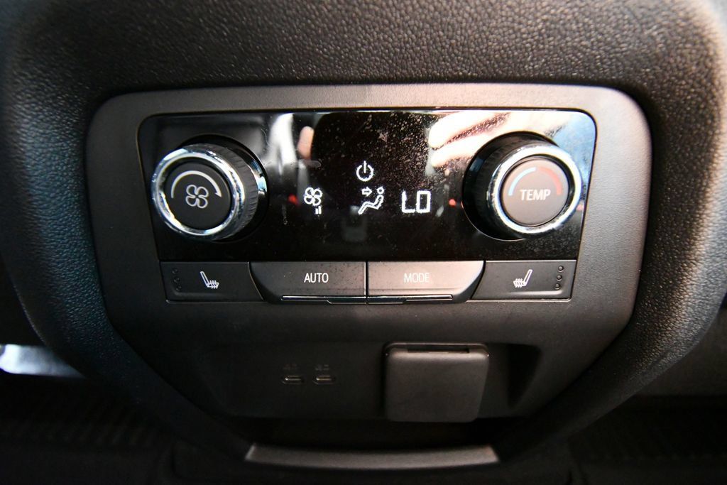 Used 2026 Chevrolet Traverse RS AWD/4WD image 18