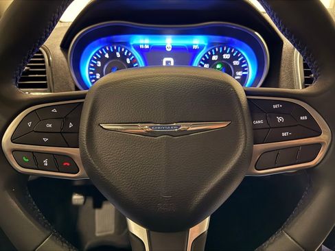 Used 2023 Chrysler 300 Touring L w/ Popular Equipment Group RWD image 19