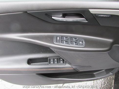 Used 2017 Jaguar XE Prestige image 6