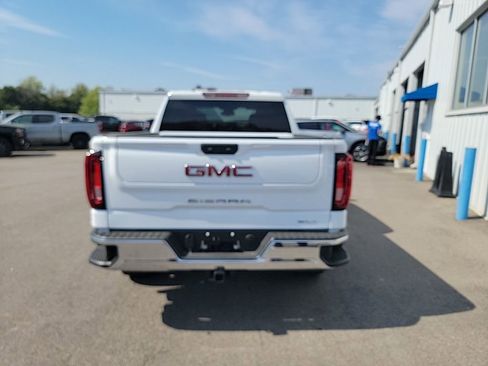 Used 2026 GMC Sierra 1500 SLT image 4