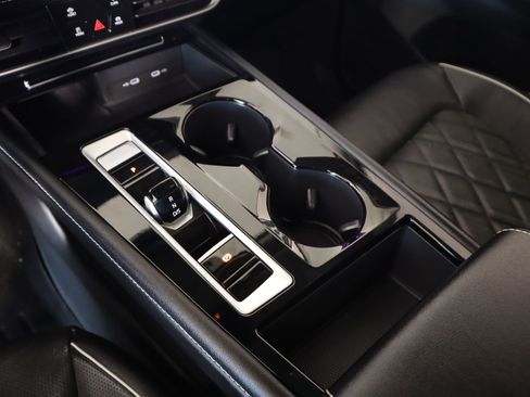 Used 2024 Volkswagen Atlas SEL Premium R-Line image 8