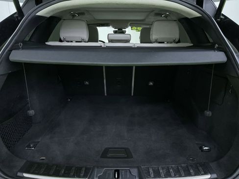 Used 2019 Jaguar F-PACE Prestige image 30