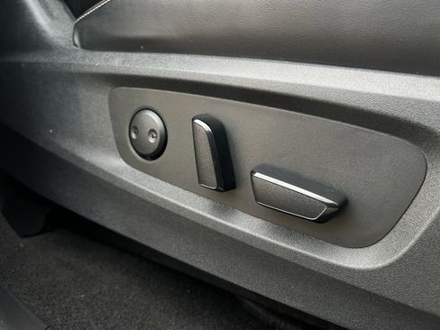 Used 2023 Nissan Pathfinder Platinum image 26