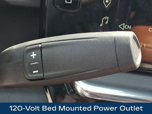 Used 2025 GMC Sierra 2500 Denali Ultimate image 11