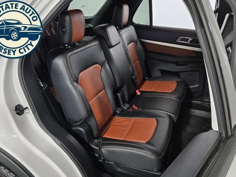Used 2019 Ford Explorer XLT w/ Equipment Group 202A AWD/4WD image 41