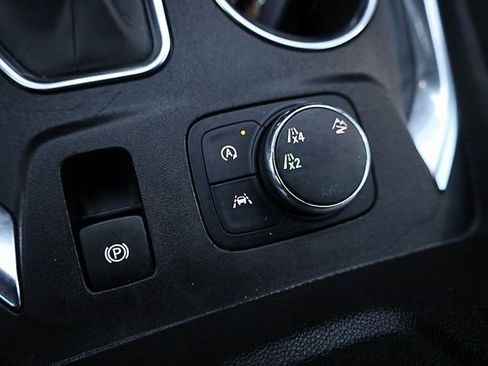 Used 2023 Chevrolet Traverse LT w/ LPO, Cargo Package image 3