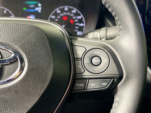 Used 2025 Toyota Corolla SE image 19