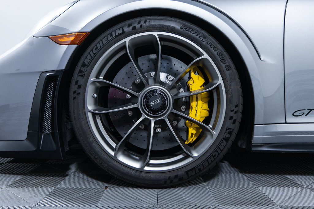 Certified 2018 Porsche 911 GT2 RS RWD image 13