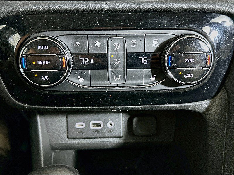 Used 2023 Buick Encore GX Essence w/ Experience Buick Package FWD image 17