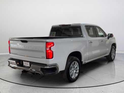 Used 2022 Chevrolet Silverado 1500 LTZ w/ LTZ Convenience Package II AWD/4WD image 7