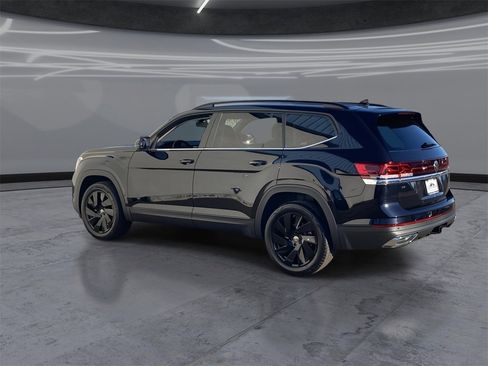 New 2026 Volkswagen Atlas SE image 4