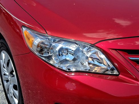 Used 2013 Toyota Corolla LE image 10