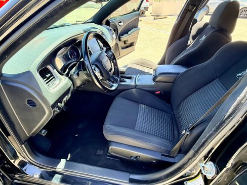 Used 2019 Dodge Charger Scat Pack RWD image 27