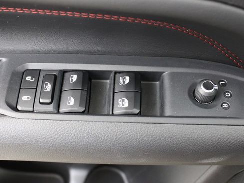 Used 2025 Jeep Compass Trailhawk AWD/4WD image 17