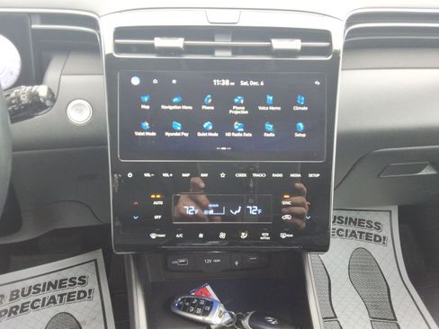 Used 2023 Hyundai Tucson Limited w/ Winter Package image 15