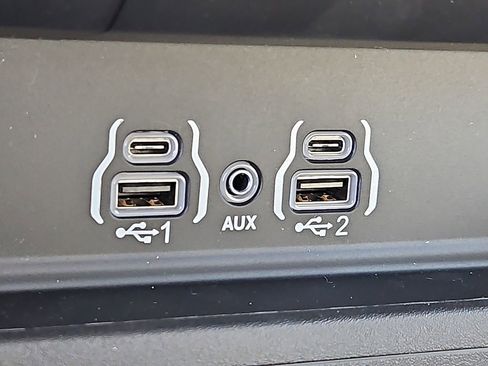 New 2026 RAM 1500 Laramie AWD/4WD image 17