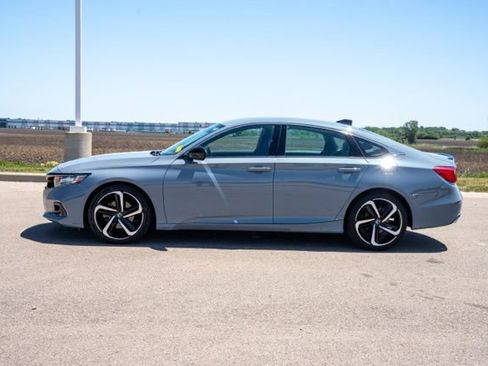 Used 2022 Honda Accord Sport image 4