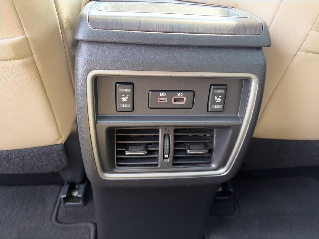 Used 2024 Nissan Murano Platinum w/ Cargo Package AWD/4WD image 40
