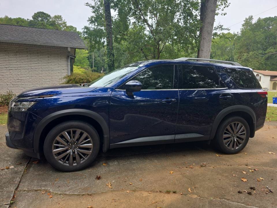 Used 2024 Nissan Pathfinder SL w/ SL Premium Package AWD/4WD image 4