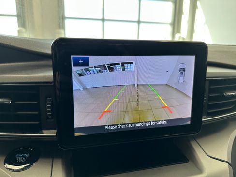 Used 2022 Ford Explorer XLT w/ Equipment Group 202A image 21