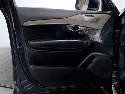 Certified 2024 Volvo XC90 B6 Ultimate w/ Lounge Package image 24
