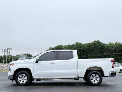 Used 2022 Chevrolet Silverado 1500 LT AWD/4WD image 12