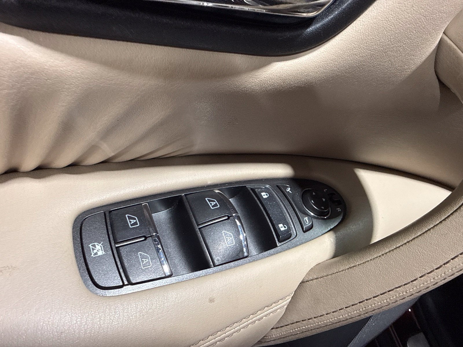 Used 2023 Nissan Armada Platinum w/ Captain's Chairs Package AWD/4WD image 35