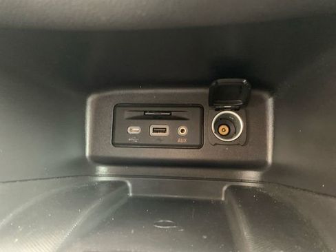 Used 2023 Chevrolet Equinox Premier AWD/4WD image 26
