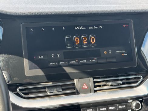 Used 2022 Kia Niro EX Premium image 14