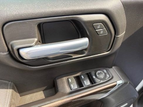 Used 2021 Chevrolet Silverado 1500 LT Trail Boss w/ Convenience Package II image 18