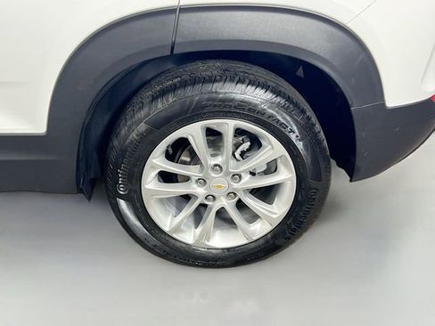 Used 2024 Chevrolet TrailBlazer LS image 25