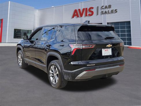 Used 2025 Chevrolet Equinox LT image 3